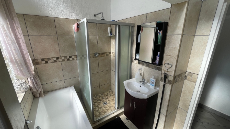 4 Bedroom Property for Sale in Van Der Hoff Park North West